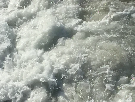 A snapshot of turbulent waves churning