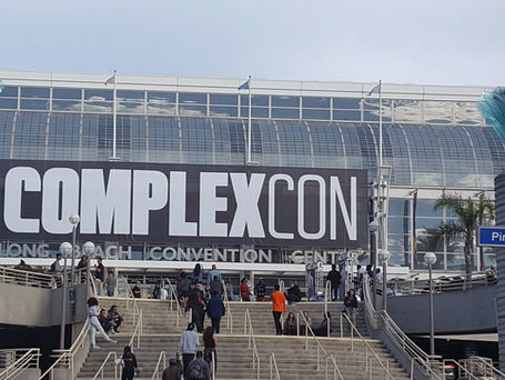 A shot of the Complex Con banner hung on the outside of the Long Beach Convention Center.